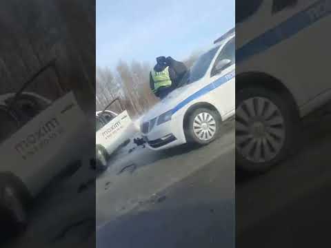 Перед въездом в Бийск женщина на автомобиле такси насмерть разбилась в аварии с грузовиком (обновлено)