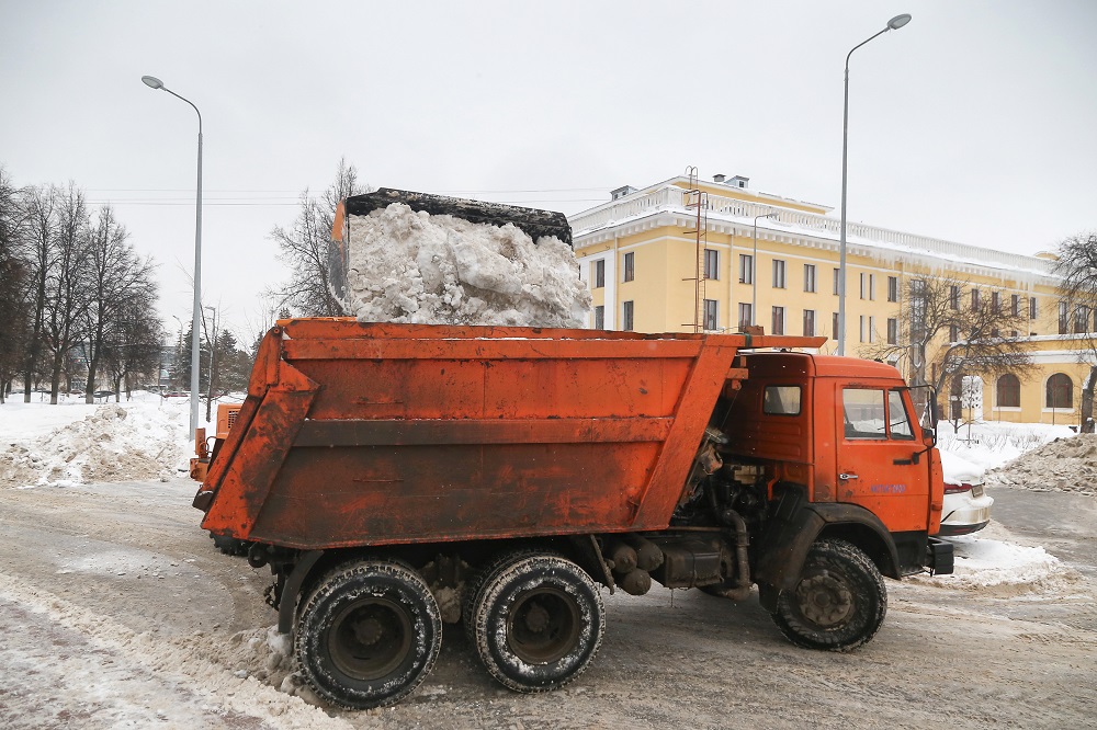 Более 1,2 млн кубометров снега вывезли с улиц Нижнего Новгорода этой зимой